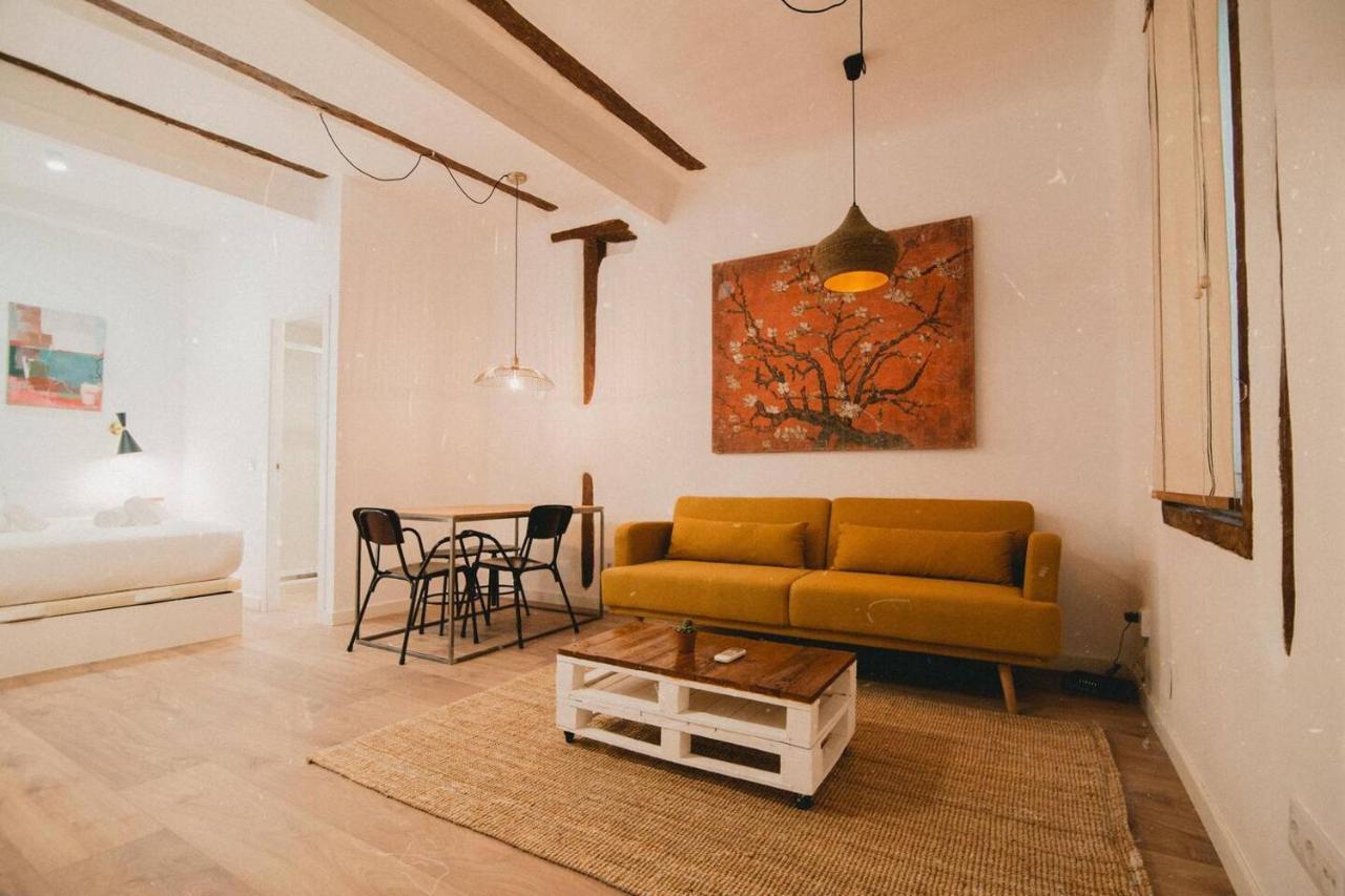 Charming Design Apartment Reina Sofia Madrid Exterior photo