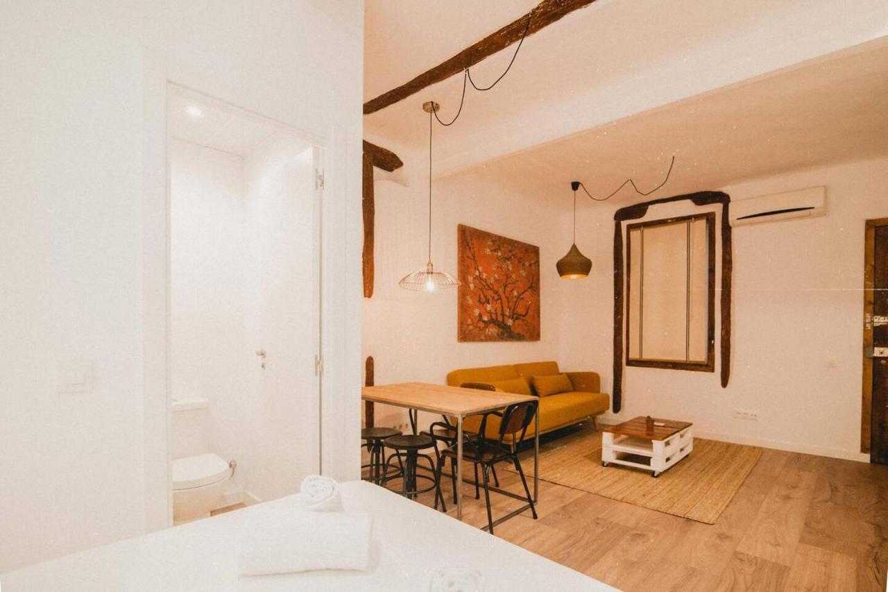 Charming Design Apartment Reina Sofia Madrid Exterior photo